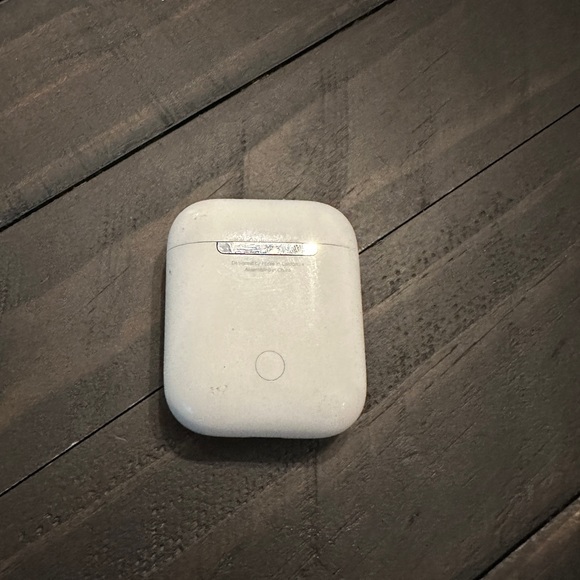 Authentic Apple AirPods Charging Case - Picture 2 of 4